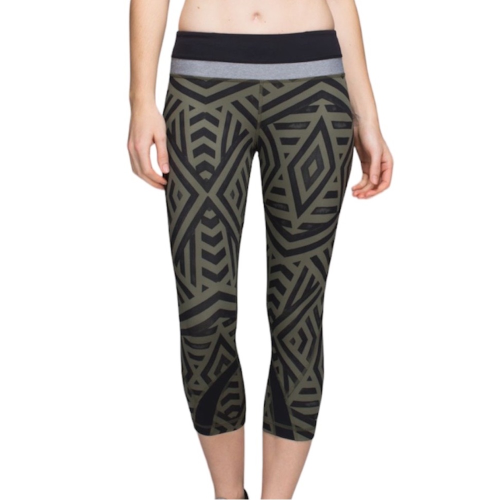 Lululemon Run: Inspire Crop II *All Full-On Luxtreme